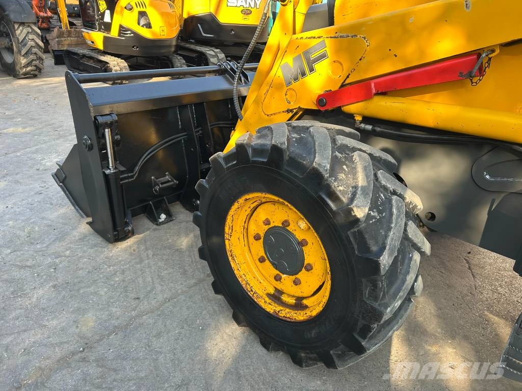 Fermec 860 Retrocargadoras
