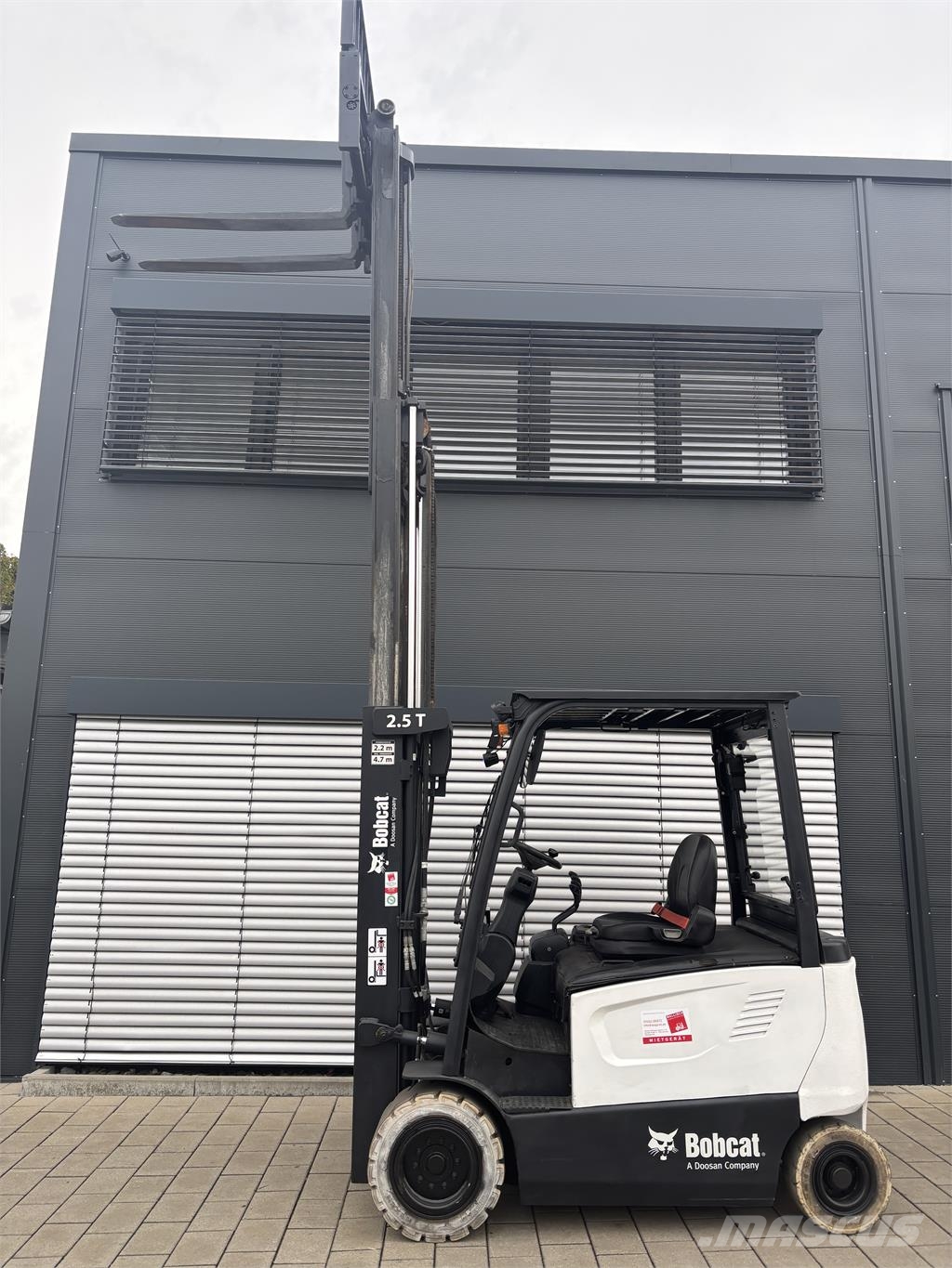 Doosan B25X-7 شاحنات ذات رافعات شوكية تعمل بالكهرباء