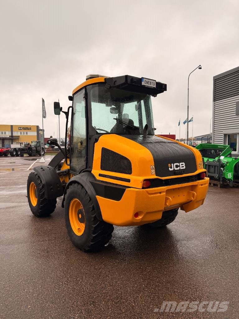 JCB 409 Iekrāvēji uz riteņiem