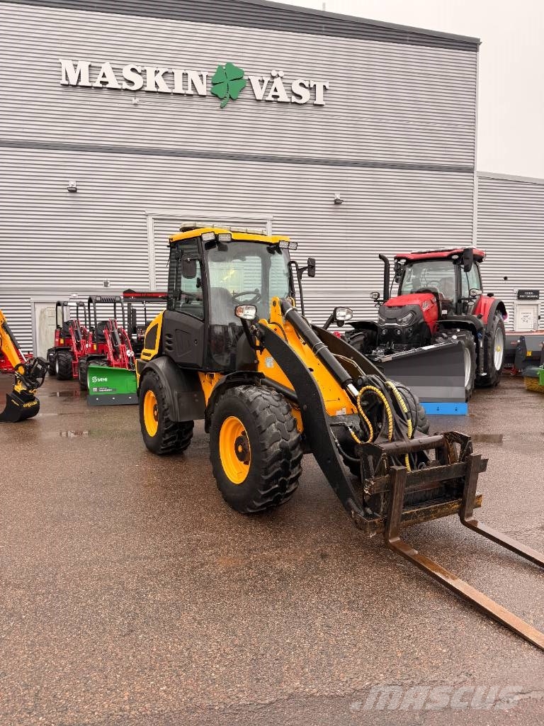 JCB 409 Iekrāvēji uz riteņiem