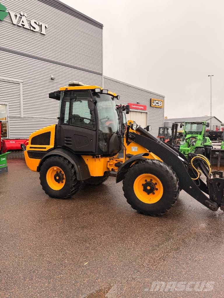 JCB 409 Iekrāvēji uz riteņiem