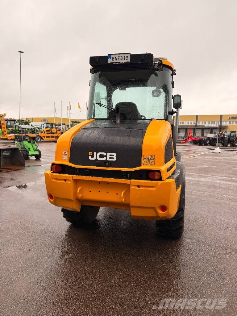 JCB 409 Iekrāvēji uz riteņiem