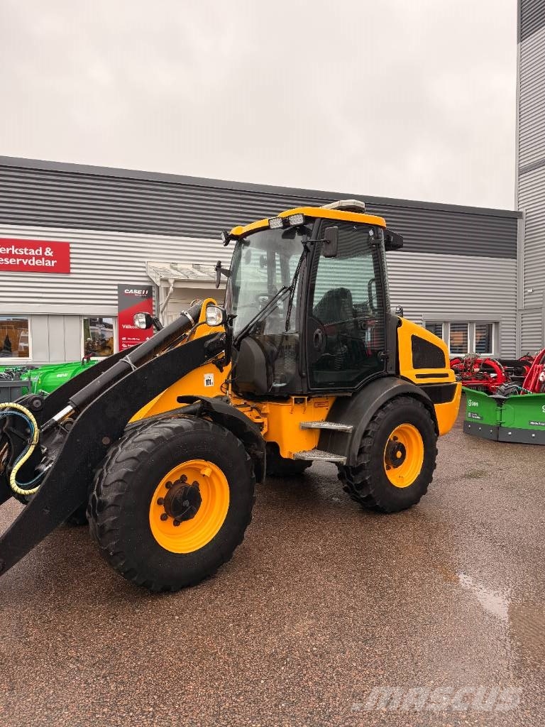 JCB 409 Iekrāvēji uz riteņiem