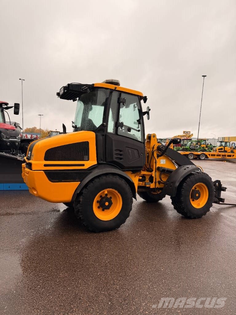 JCB 409 Iekrāvēji uz riteņiem