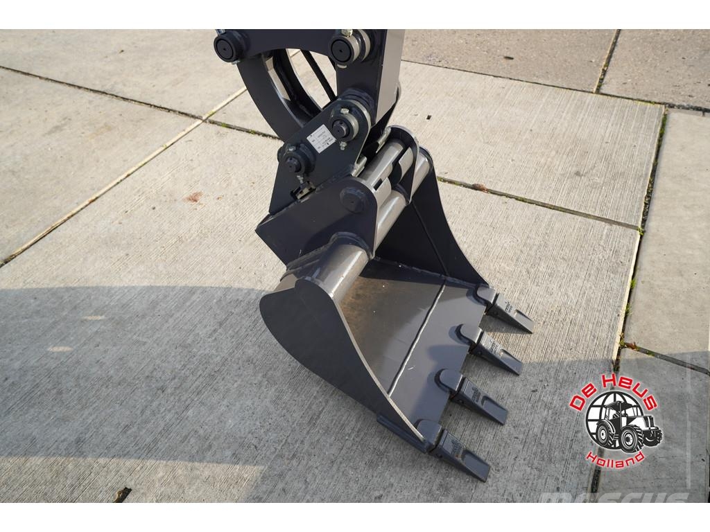 Eurotrac HE26SR حفارات خاصة