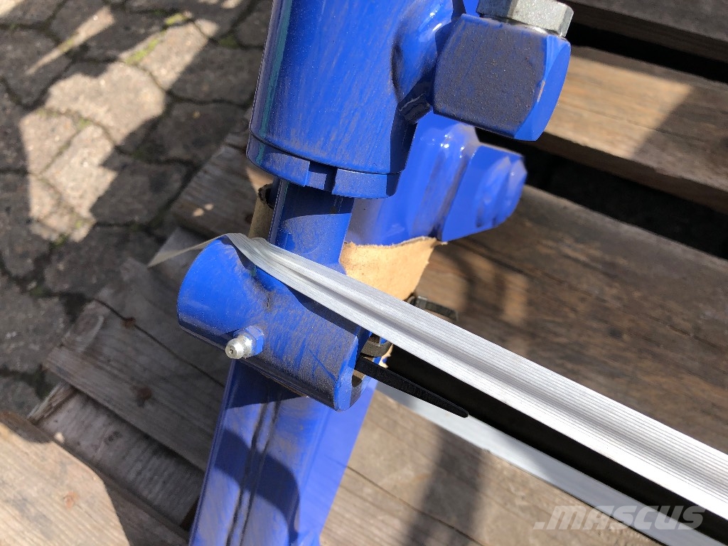 Iseki Frontlader für Iseki TXG Compact tractor attachments