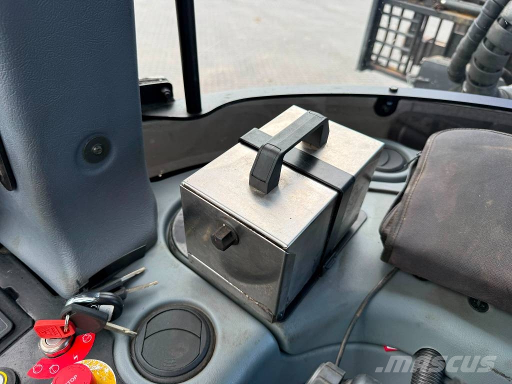 John Deere 1210 E Kuormatraktorit