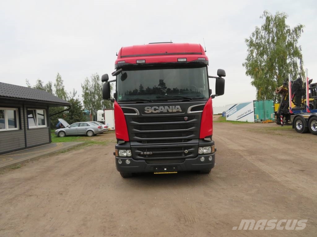 Scania R 520 목재 트럭