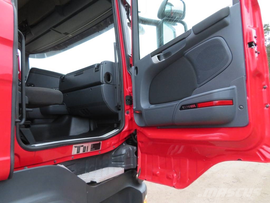 Scania R 520 목재 트럭