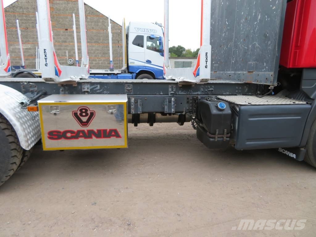 Scania R 520 목재 트럭