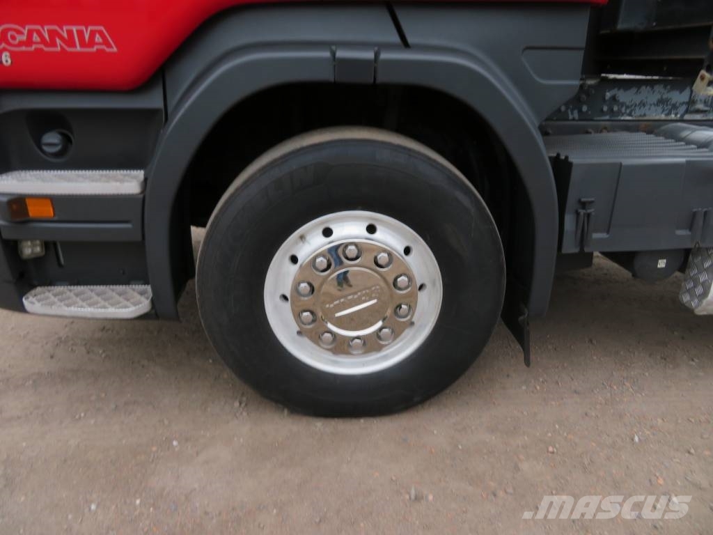 Scania R 520 목재 트럭
