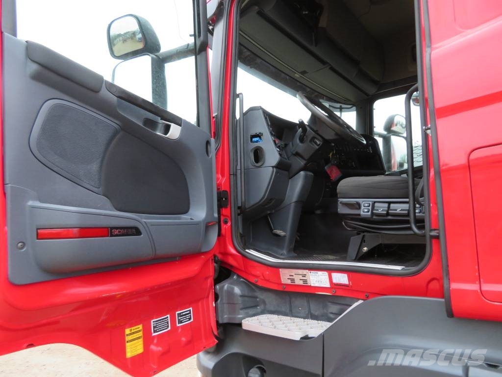 Scania R 520 목재 트럭