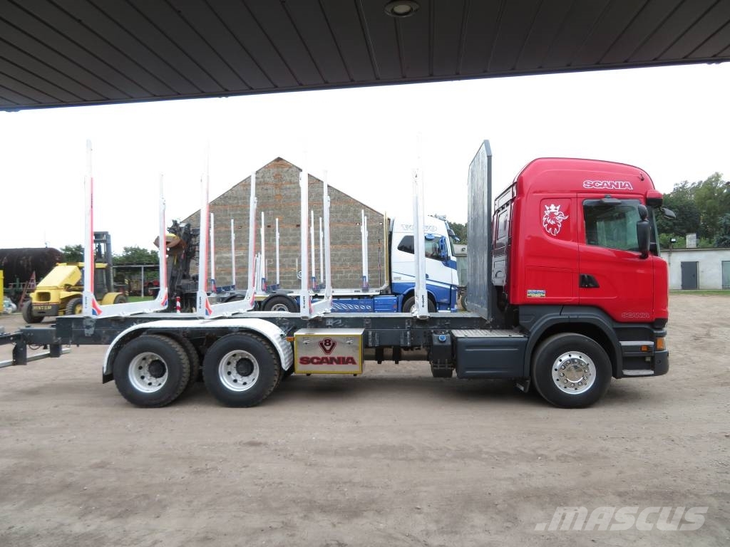 Scania R 520 목재 트럭