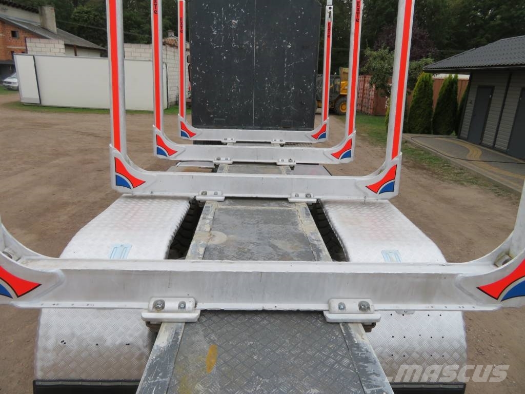 Scania R 520 목재 트럭