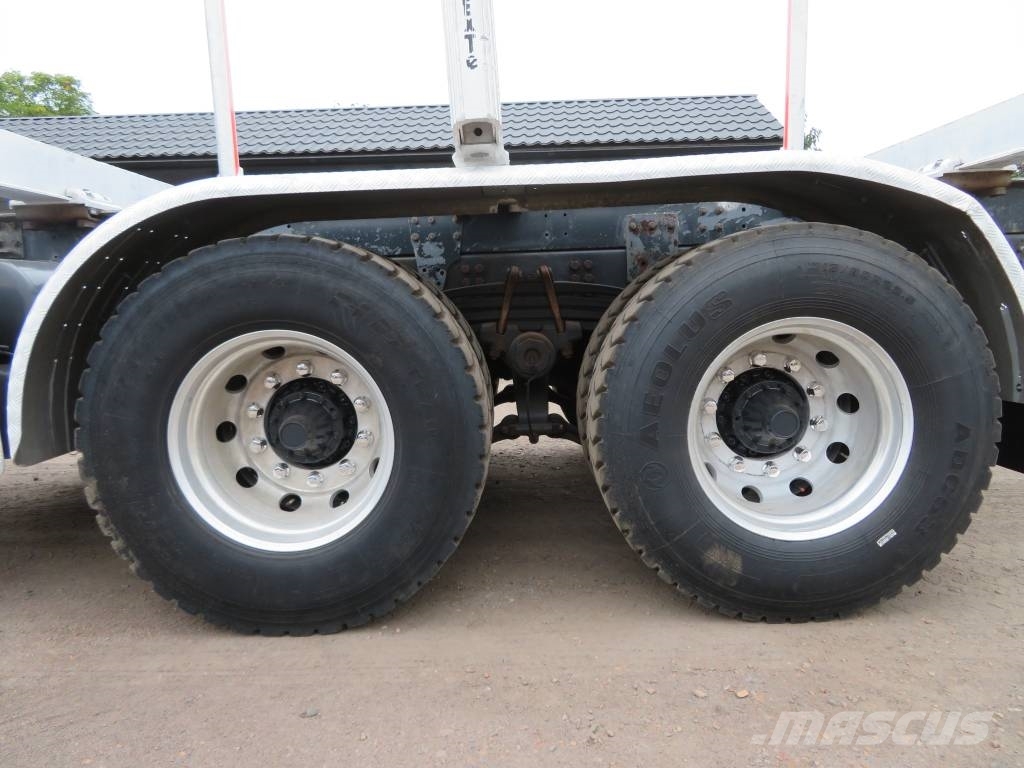 Scania R 520 목재 트럭