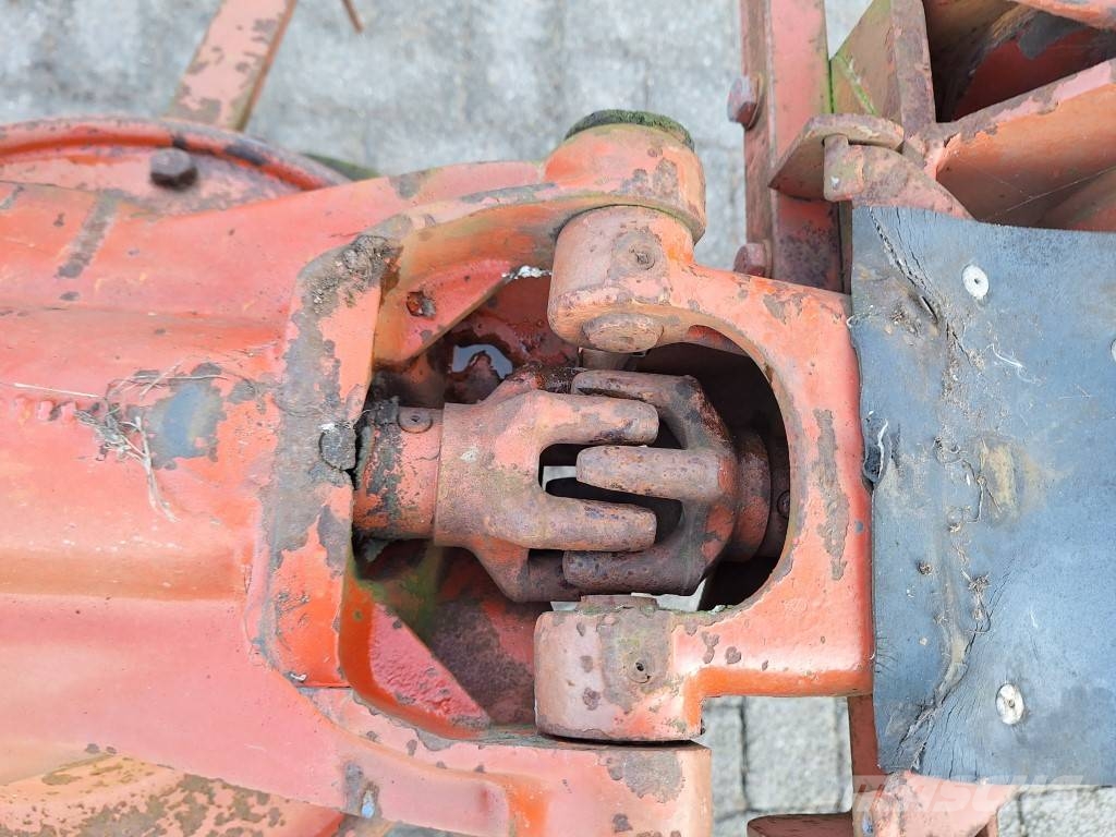 Kuhn GF 8501 T Okretači i sakupljači sena