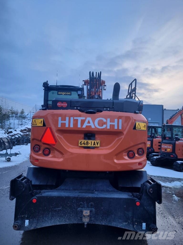 Hitachi ZX155W Pelle sur pneus