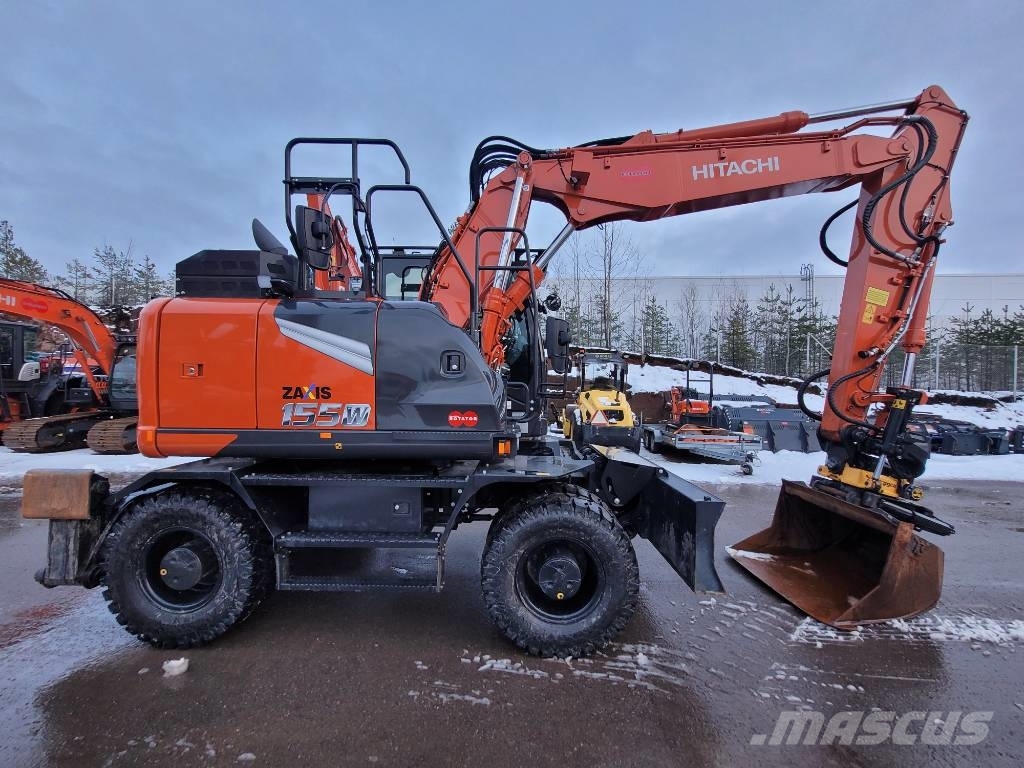 Hitachi ZX155W Pelle sur pneus