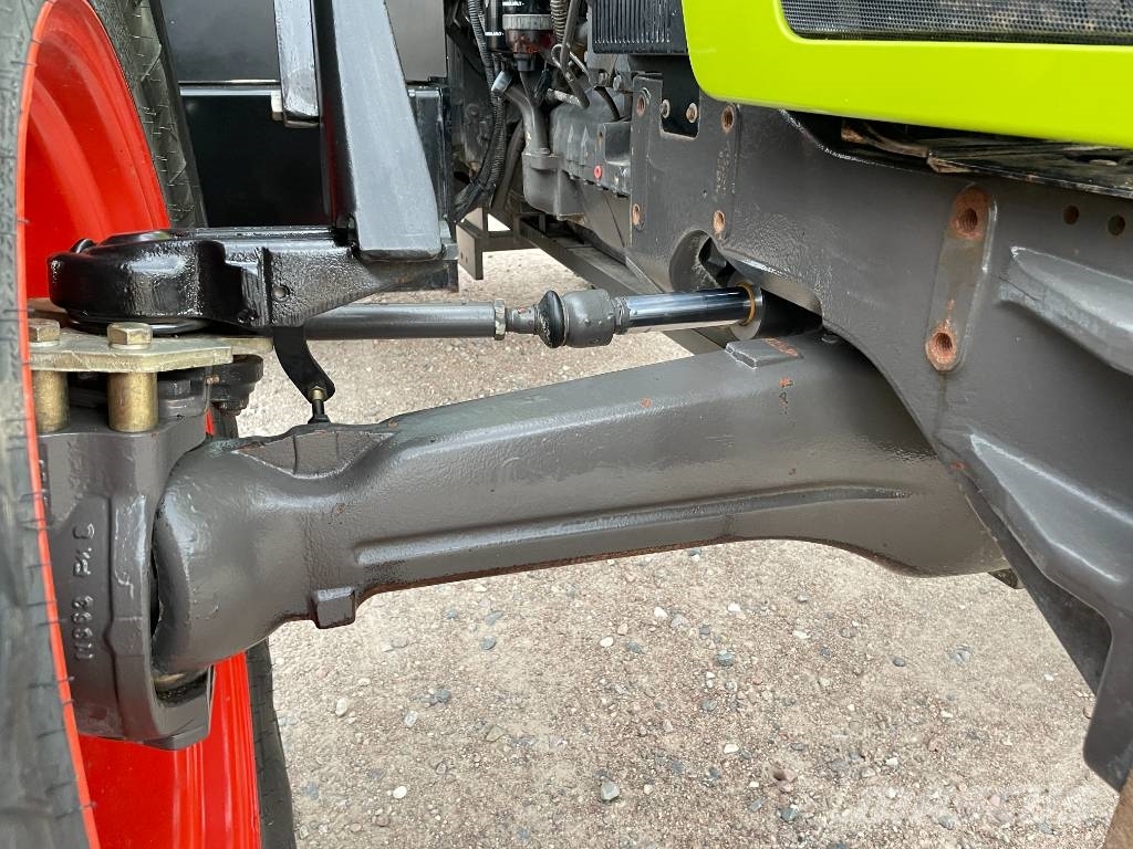 CLAAS Arion 640 Tractors