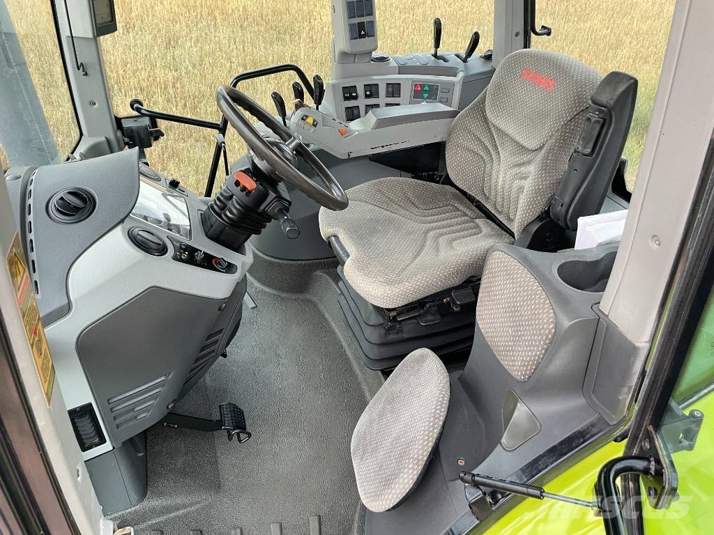 CLAAS Arion 640 Tractors