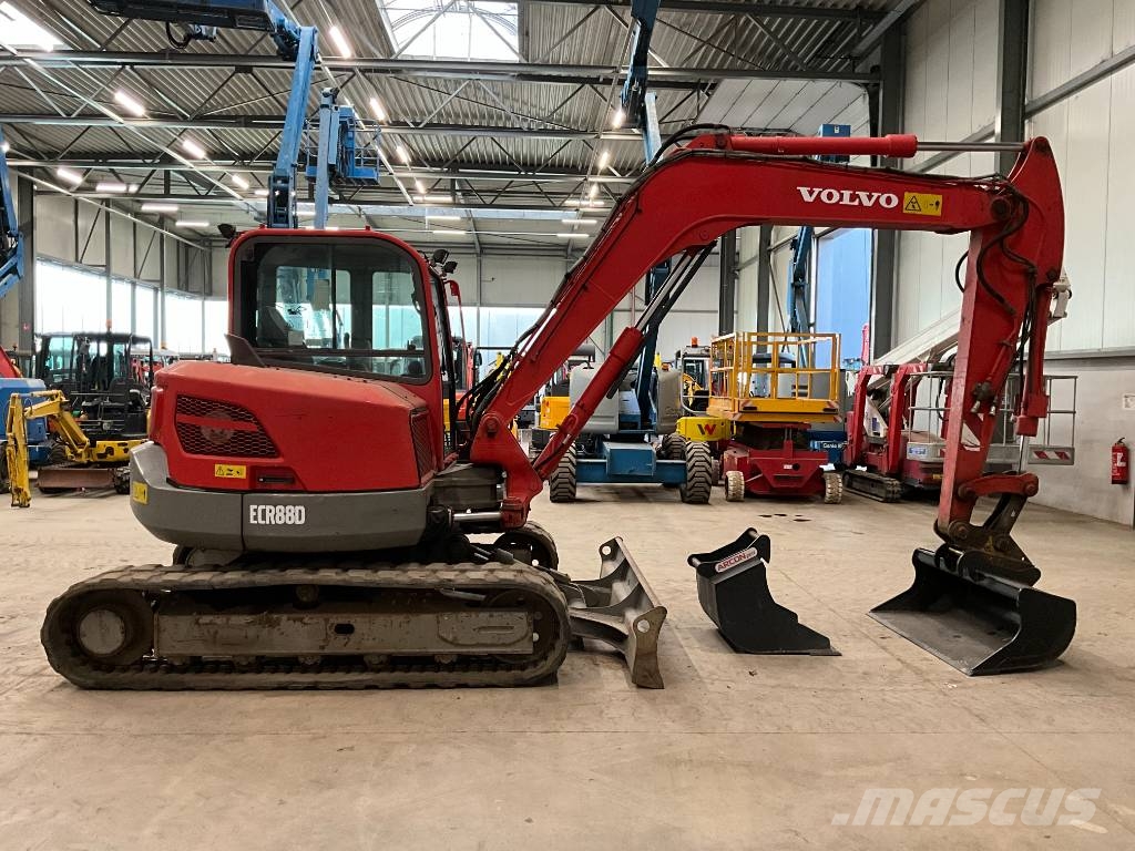 Volvo ECR 88 D حفارات وسط 7 طن - 12 طن
