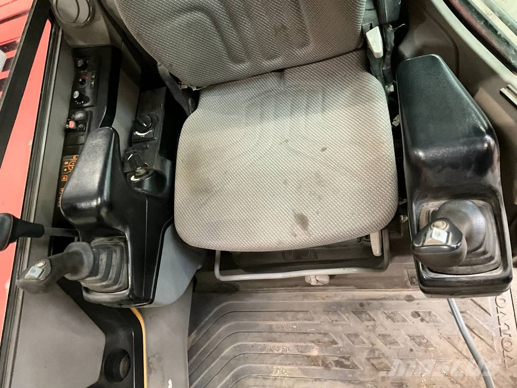 Volvo ECR 88 D حفارات وسط 7 طن - 12 طن