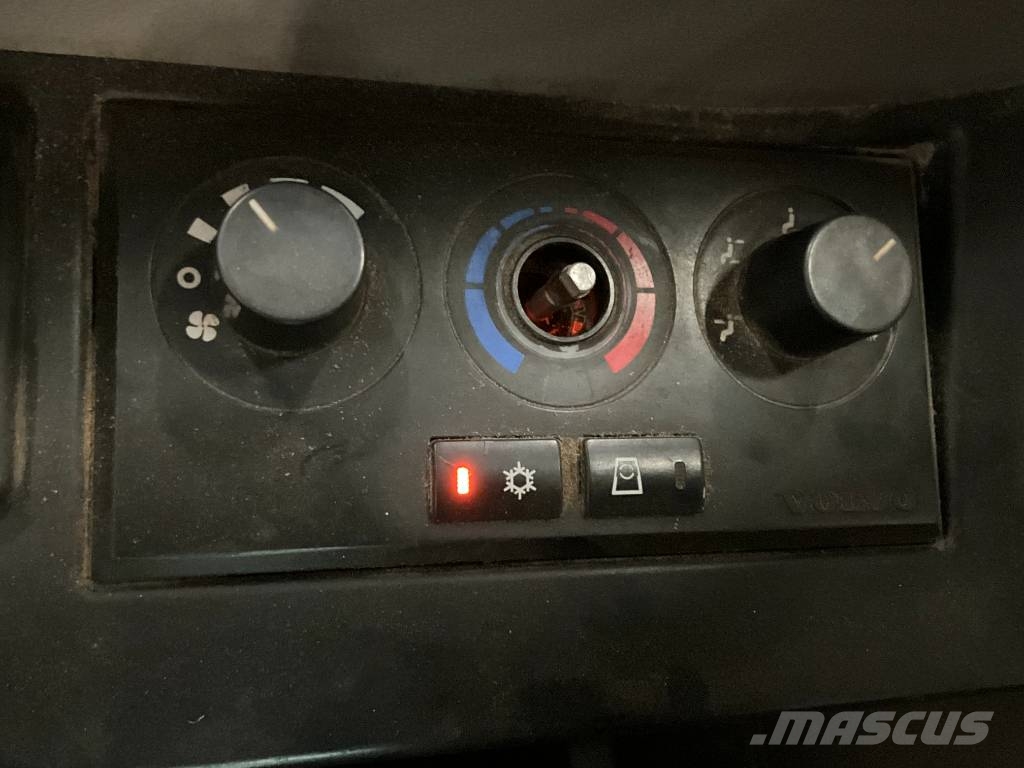 Volvo ECR 88 D حفارات وسط 7 طن - 12 طن