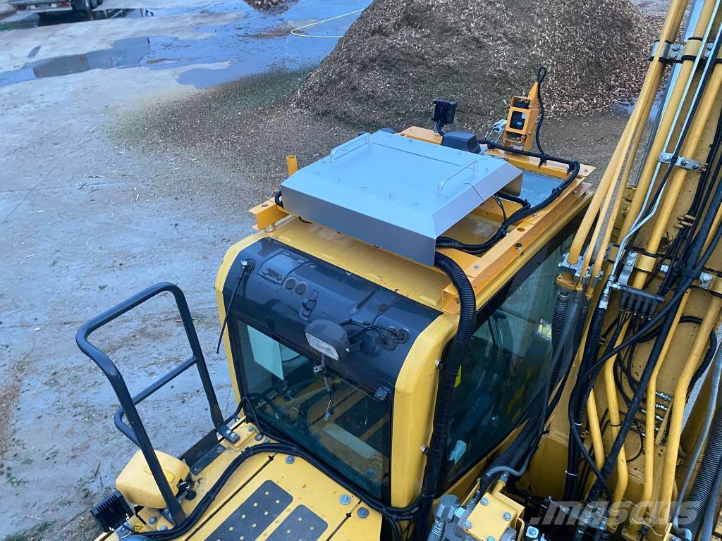 Komatsu PC 210 LC 大型油圧ショベル12t以上(パワーショベル・ユンボ)