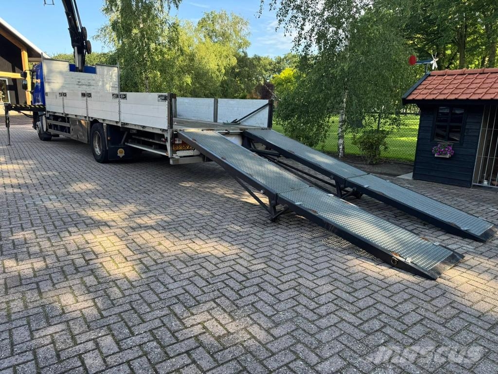 Volvo FE 240 HIAB 111B-3 DUO machinetransporter + kraan All-Terrain-Krane