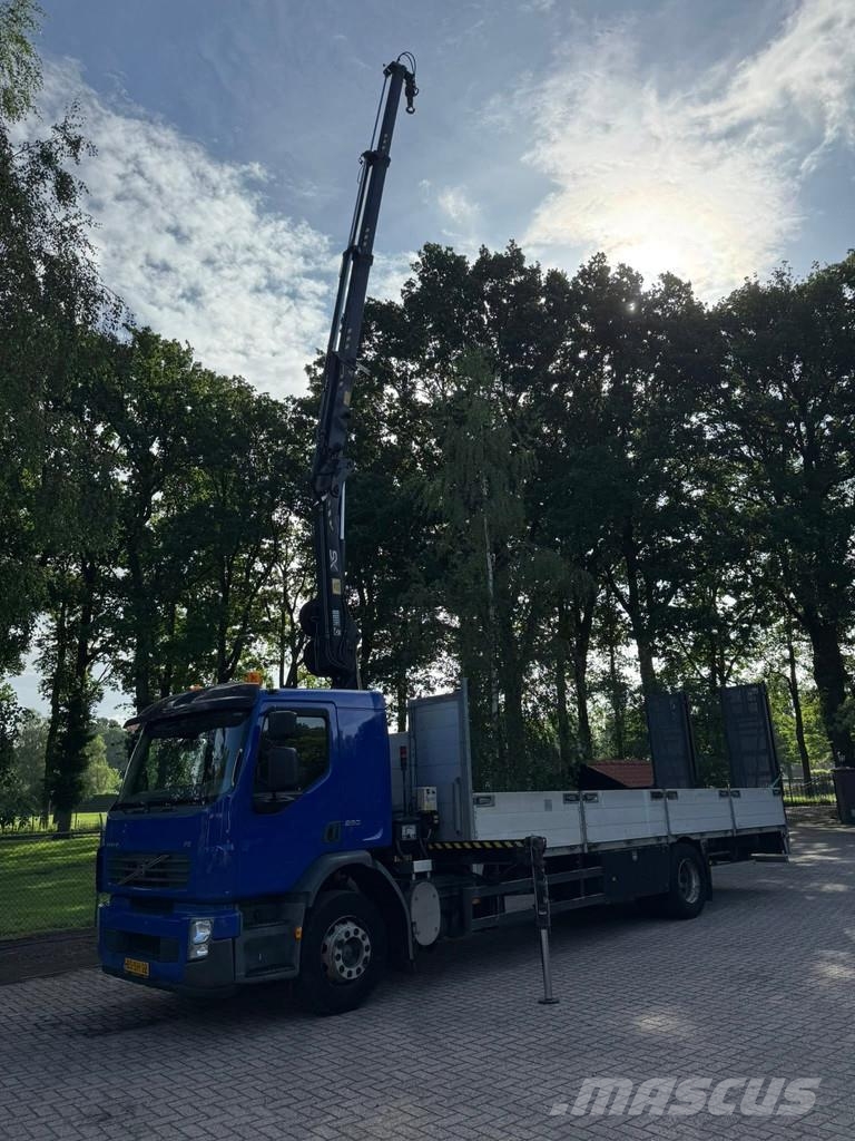 Volvo FE 240 HIAB 111B-3 DUO machinetransporter + kraan All-Terrain-Krane