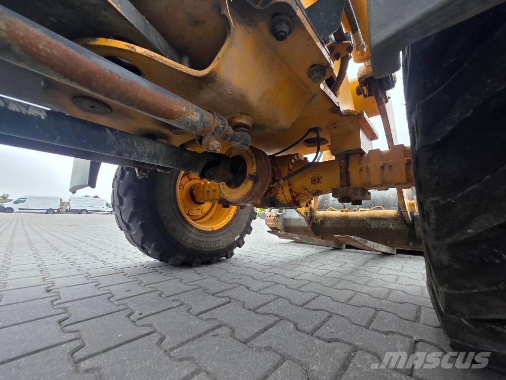 Liebherr L508 Stereo, 2011 ROK, 3800 GODZIN ! ! ! Chargeuse sur pneus