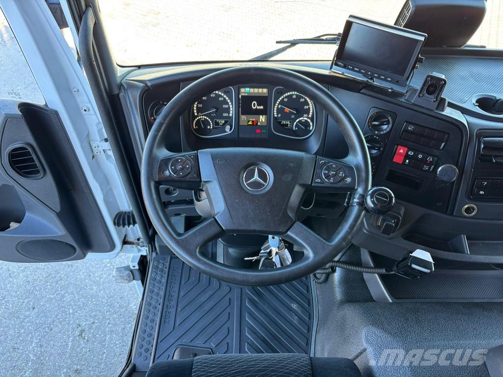 Mercedes-Benz Atego 1524 4x2 BOX L=7509 mm Camiones con caja de remolque