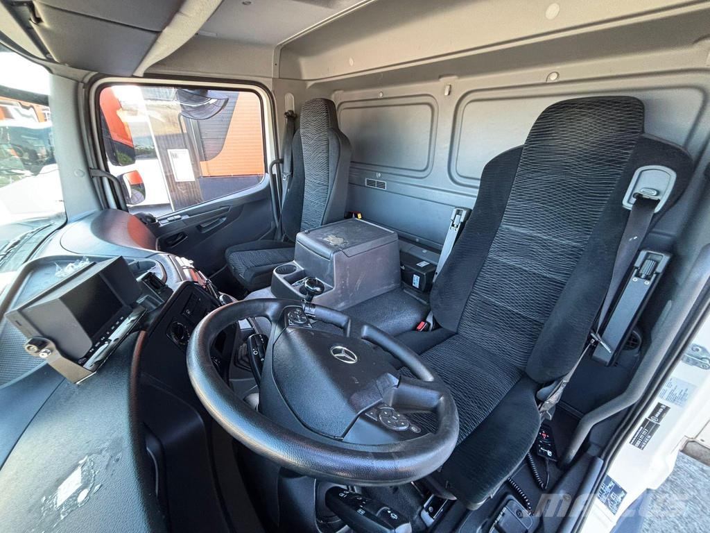 Mercedes-Benz Atego 1524 4x2 BOX L=7509 mm Camiones con caja de remolque