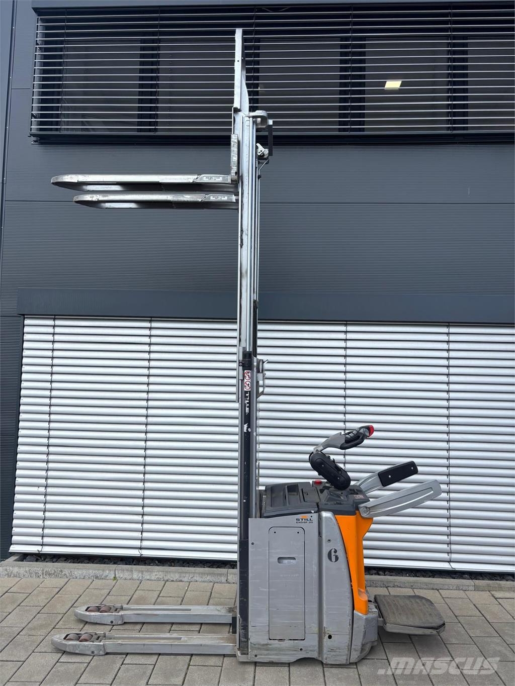 Still EXD-SF20 Stand-in stackers