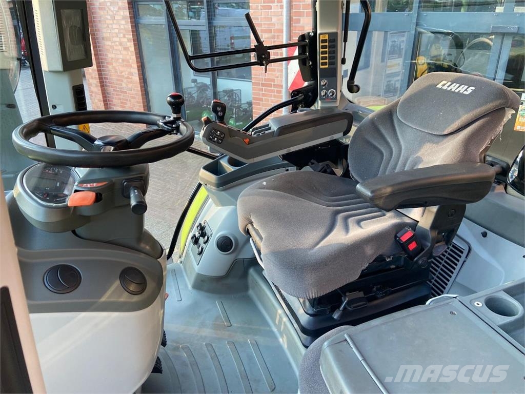 CLAAS Arion 550 CMATIC 트랙터