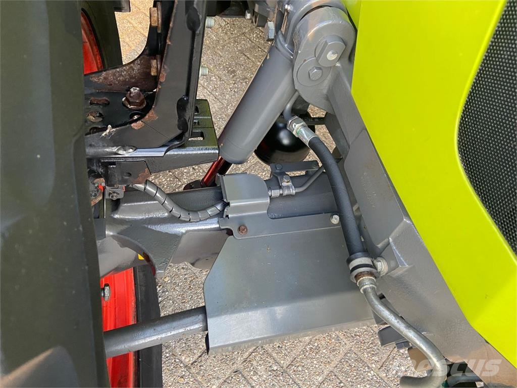CLAAS Arion 550 CMATIC 트랙터