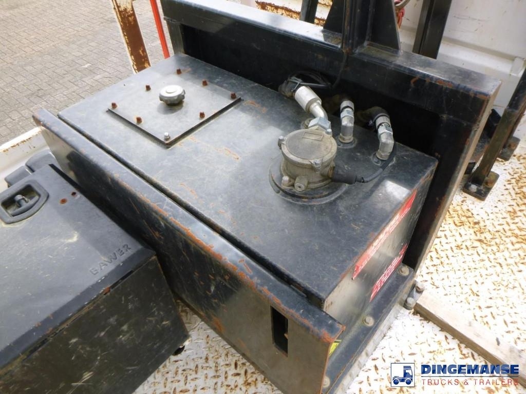 Renault D 240 DTI 4x2 + Risa G2T drilling installation Overfladeboreudstyr / Borerigge