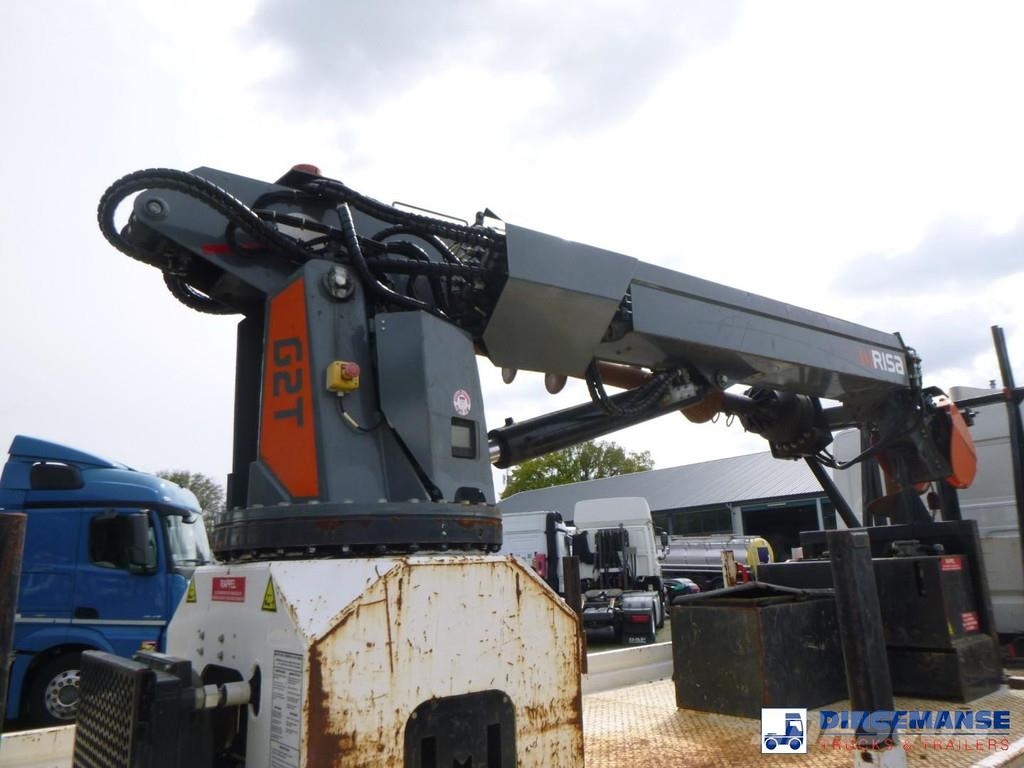 Renault D 240 DTI 4x2 + Risa G2T drilling installation Overfladeboreudstyr / Borerigge