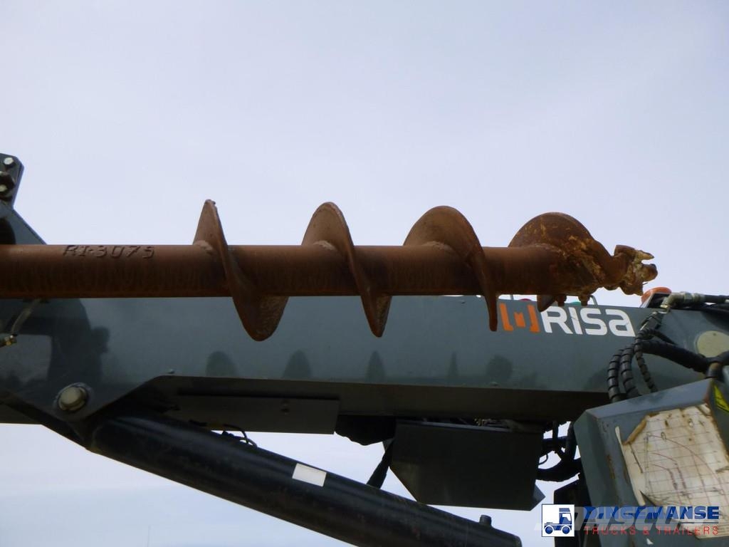 Renault D 240 DTI 4x2 + Risa G2T drilling installation Overfladeboreudstyr / Borerigge