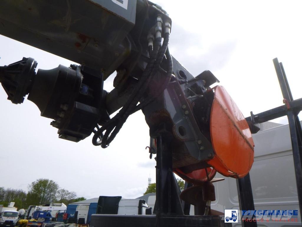Renault D 240 DTI 4x2 + Risa G2T drilling installation Overfladeboreudstyr / Borerigge
