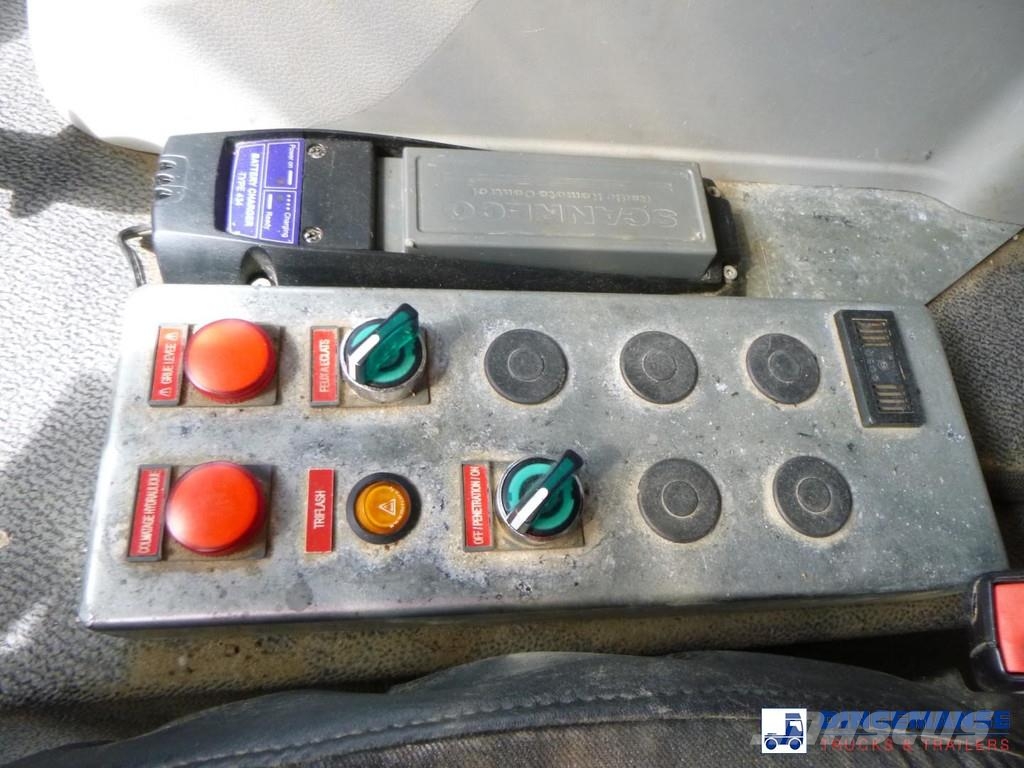 Renault D 240 DTI 4x2 + Risa G2T drilling installation Overfladeboreudstyr / Borerigge