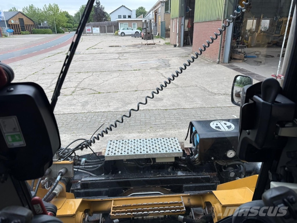 CAT 299D2XHP Lader MIT PB2200 Planiereinrichtung/Laser لوادر انزلاقية التوجيه