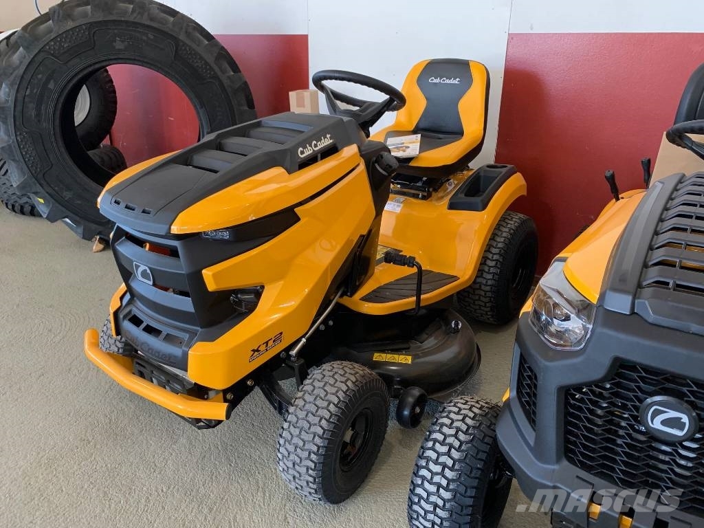 Cub Cadet Åkgräsklippare, ratt och spakstyrda جزازات