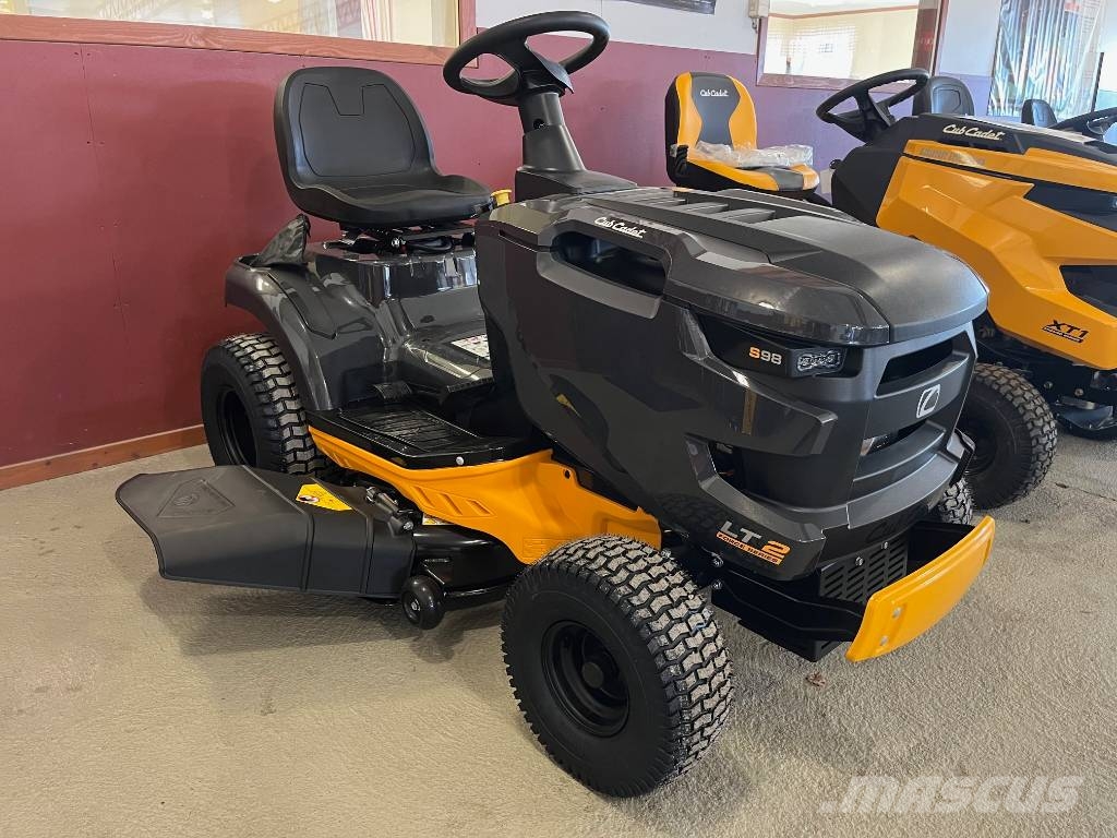 Cub Cadet Åkgräsklippare, ratt och spakstyrda جزازات