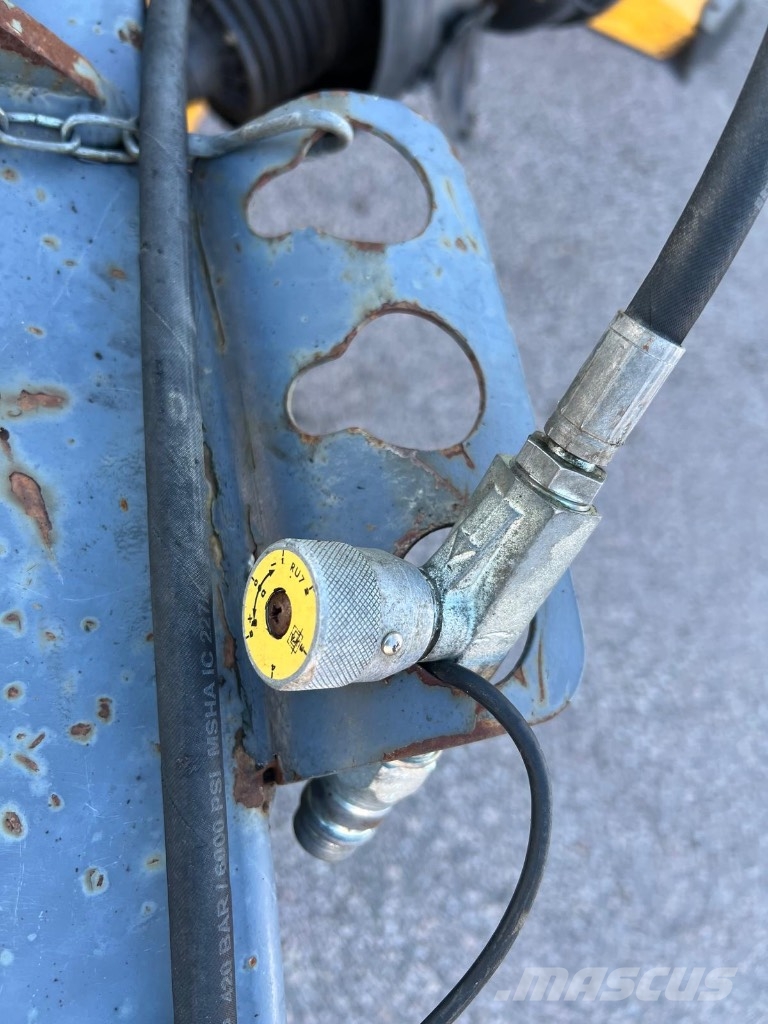 Elho Tornado 330 ketjumurskain Kosilice za livade