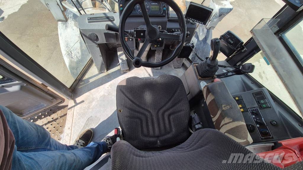 Dressta 530R لوادر بعجل