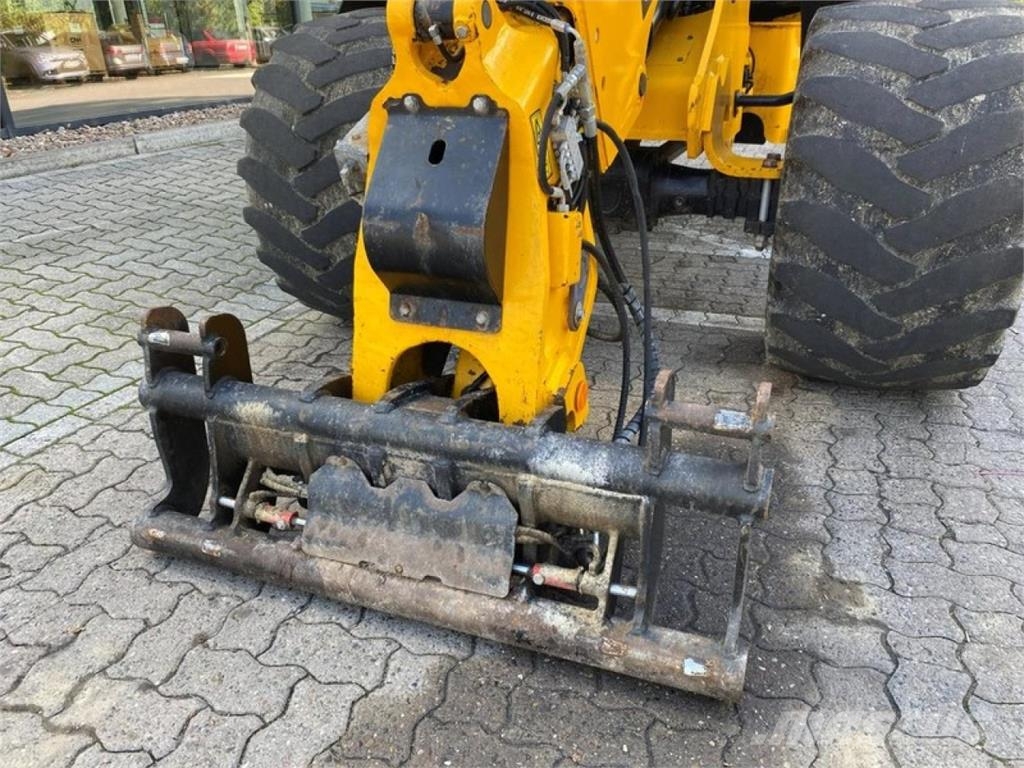JCB TM 220 AGRI TELESKOPRADLADER Teleskoplæssere til landbrug