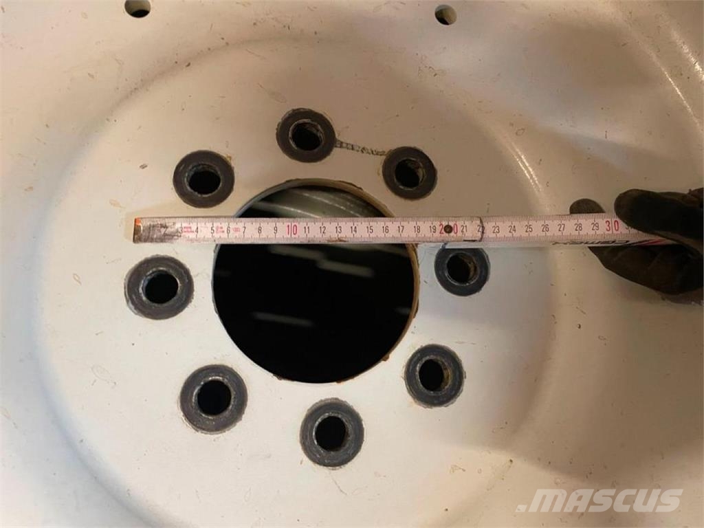 SONSTIGE 420/85R38 - 360/70R28 Pneus, roues et jantes