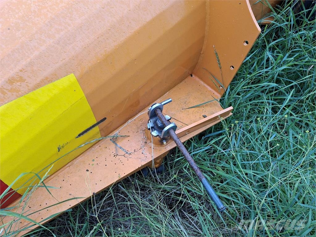Pronar PUD-S43 حراثات ونصول الجليد