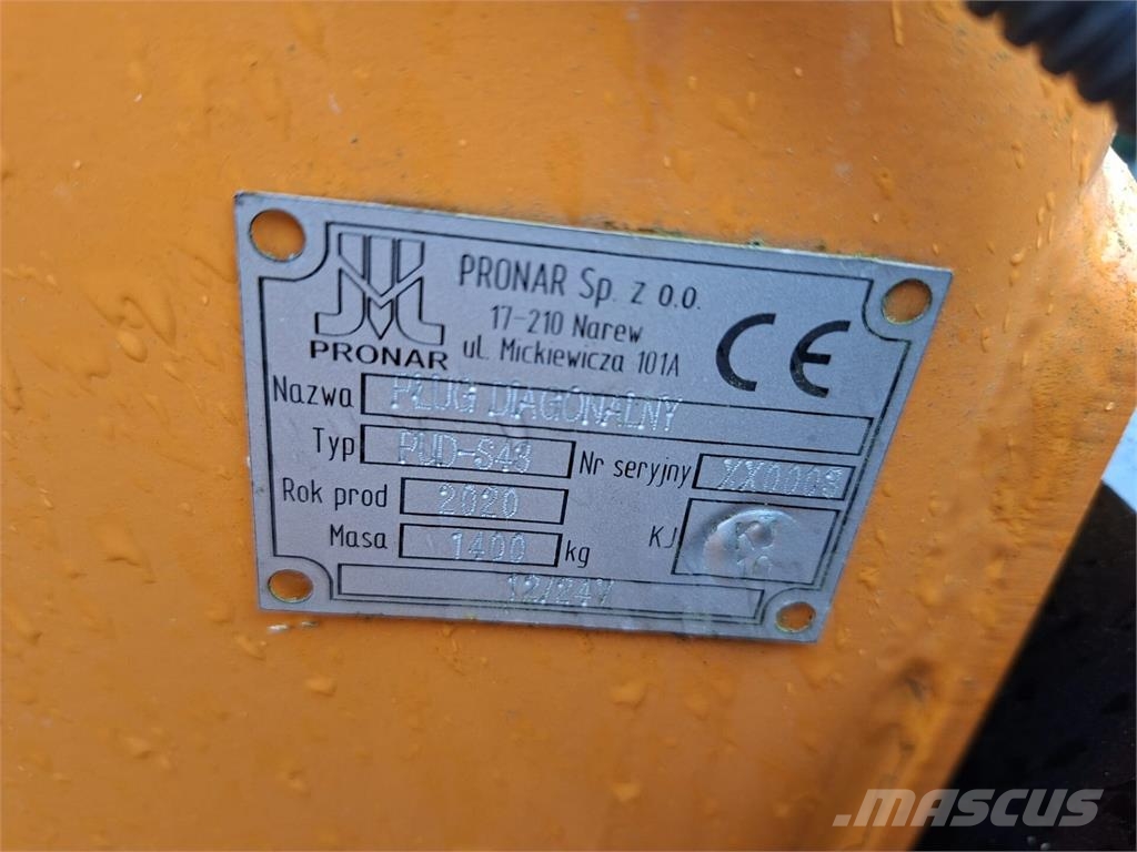 Pronar PUD-S43 حراثات ونصول الجليد